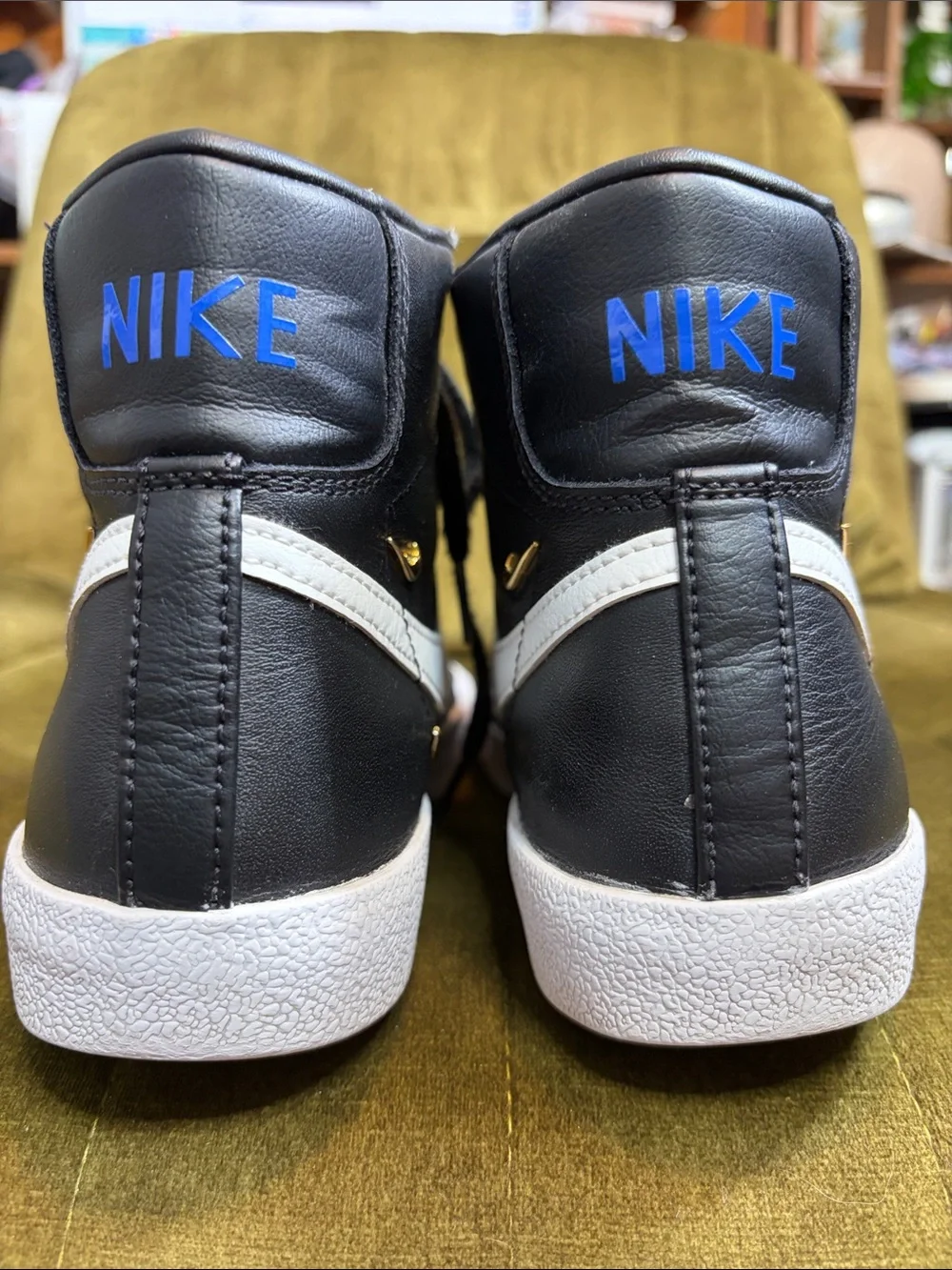 Nike Blazer Mid 77 SE Sisterhood Black Metallic Gold size 9